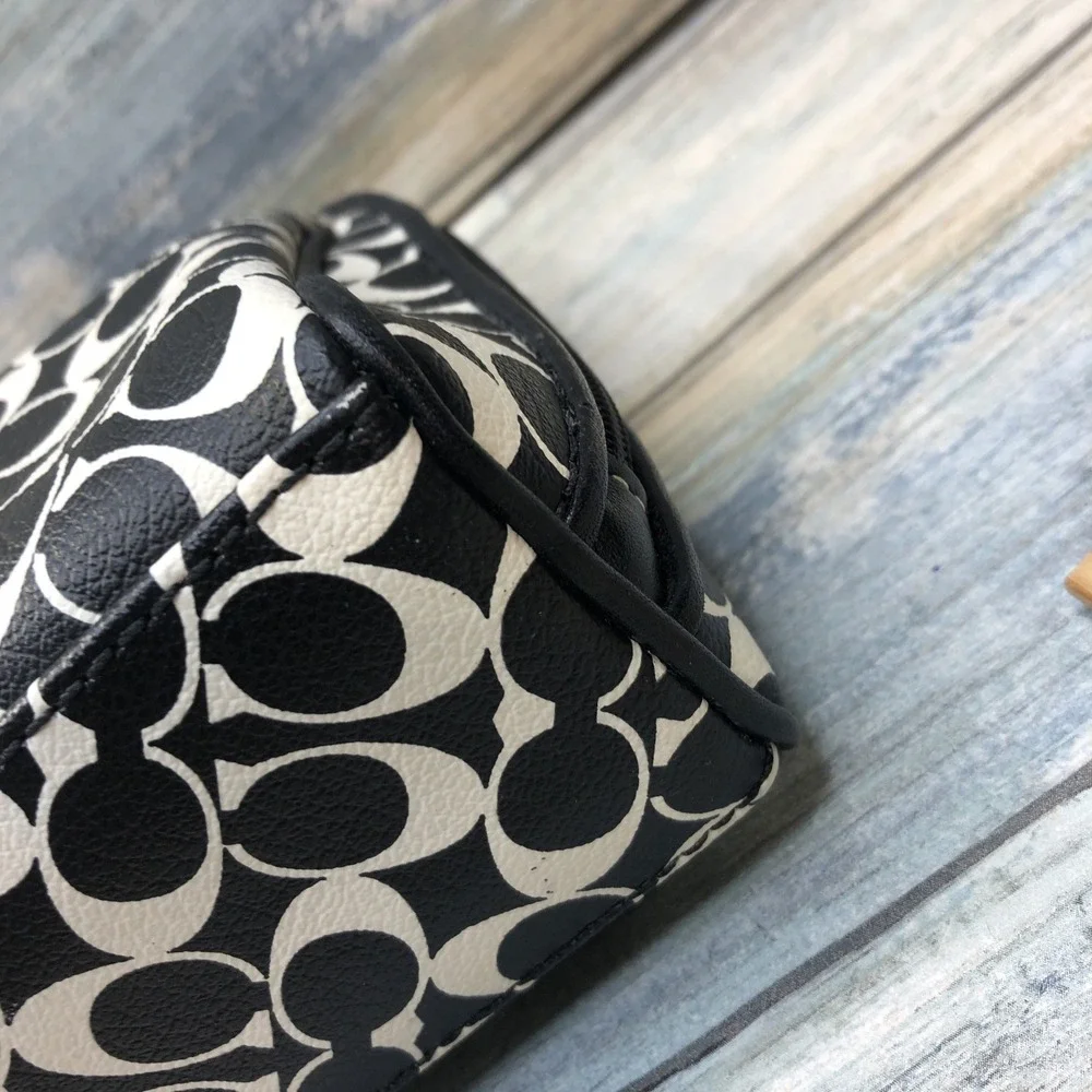Coach‎ Signature C PVC & Leather Small Clutch Bag Black  & White Preowned - Picture 6 of 10